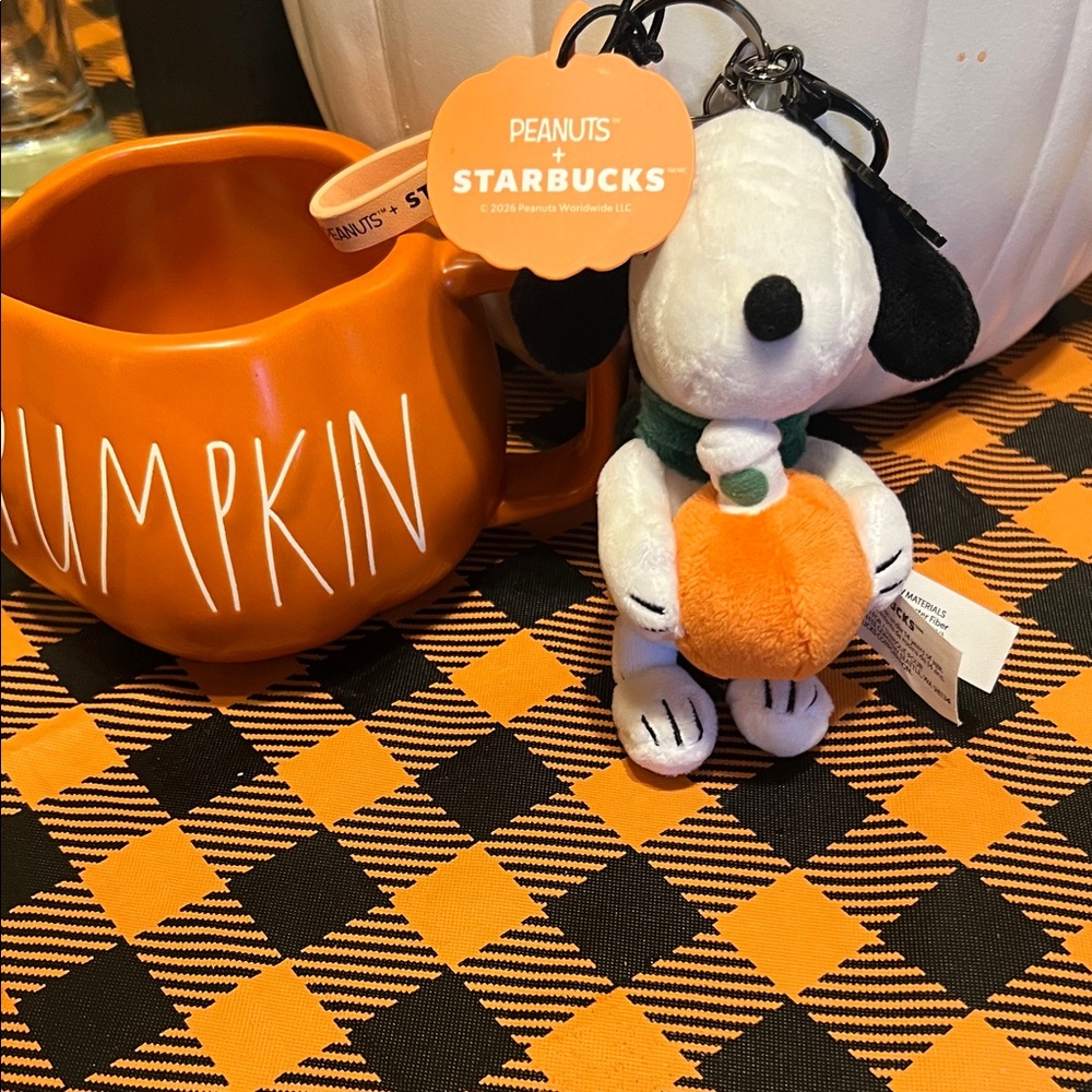 Peanuts x Starbucks Orange Pumpkin Snoopy Plush Keychain - Peanuts + Starbucks